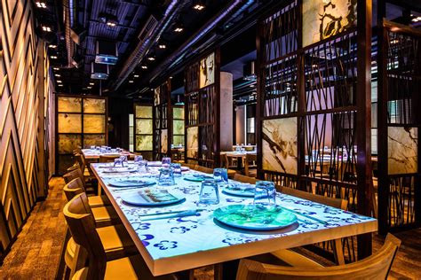Immerse Yourself in Fantasy at a Magicr Estroom Cafe